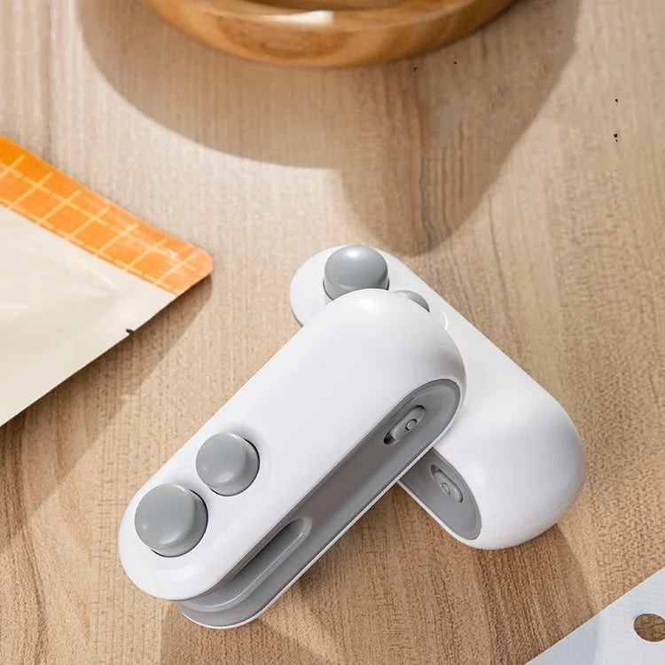 Portable Mini Sealer 2 in 1 Heat Sealer for Snacks Home Use Rechargeable Sealer Vacuum Sealer Snacks Plastic Bag Heat Sealer
