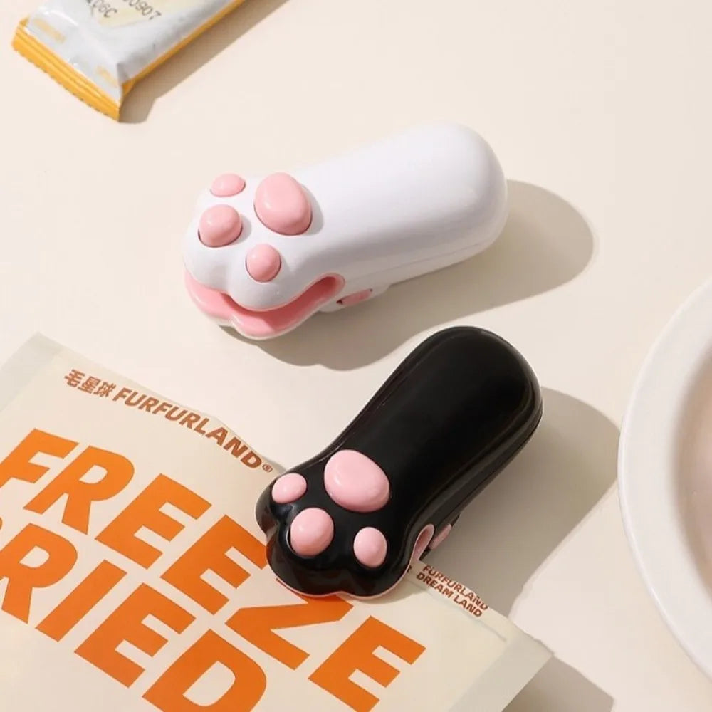 Mini Cat Paw Snack Bag Sealer Type-C Charging Built-in Cutter Food Bag Sealer Magnetic Back Heat Sealing Mini Sealing Machine
