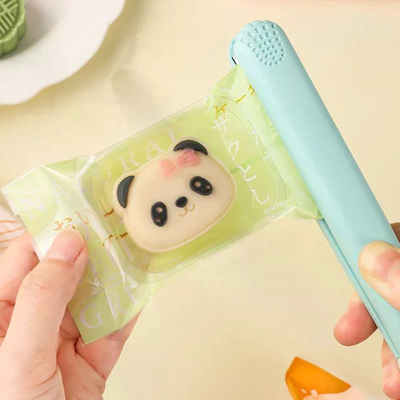 Mini Portable Plastic Sealing Machine Storage Household Bag Clip Handheld Seal Packing Impulse Sealer Kitchen Accessories